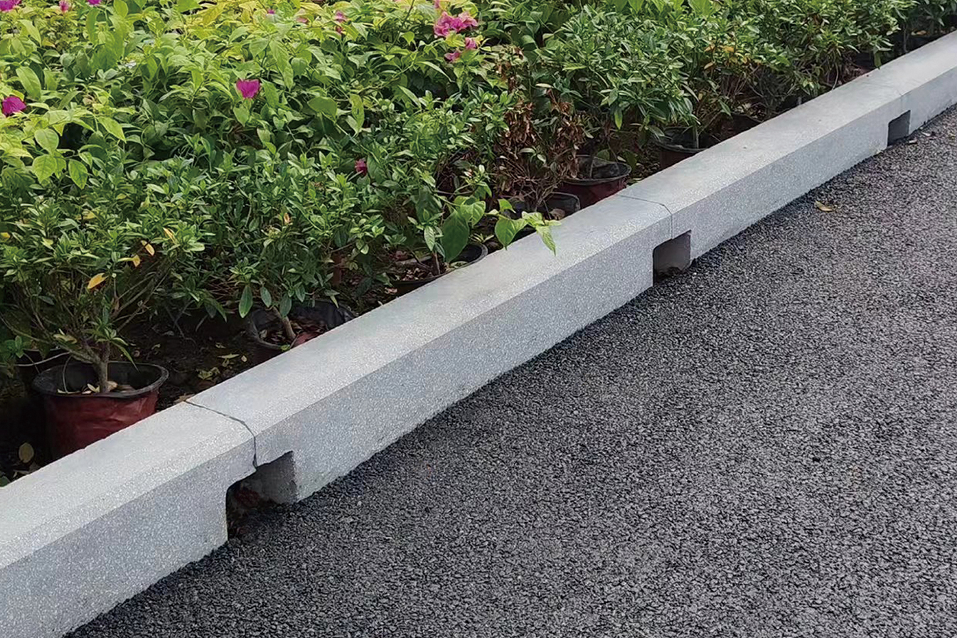 仿石材湿法开孔路侧石